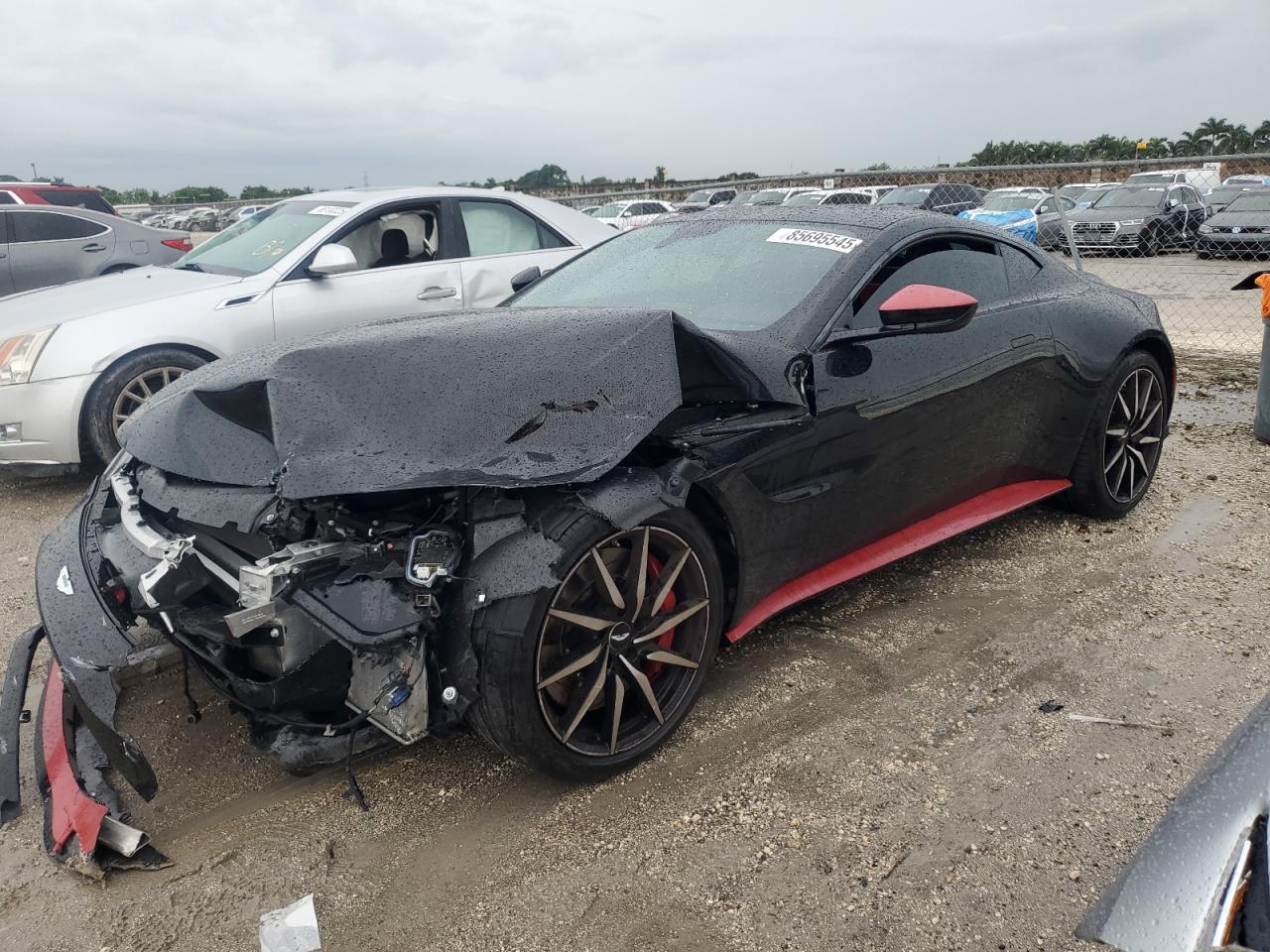2019 Aston Martin Vantage, VIN SCFSMGAW8KGN01562 — Front end