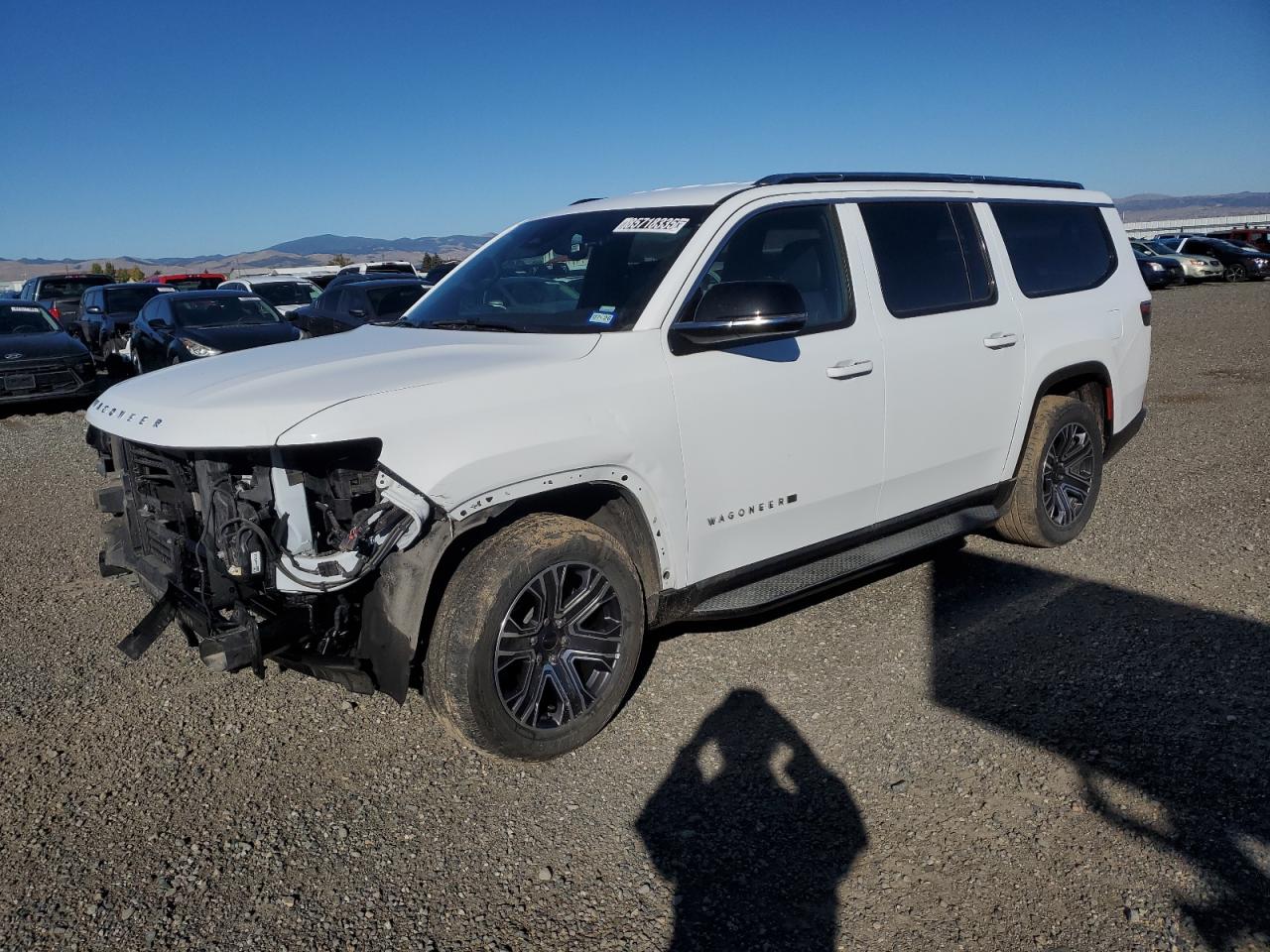 2024 Jeep Wagoneer Series II, VIN 1C4SJRBP2RS184282 — Перед