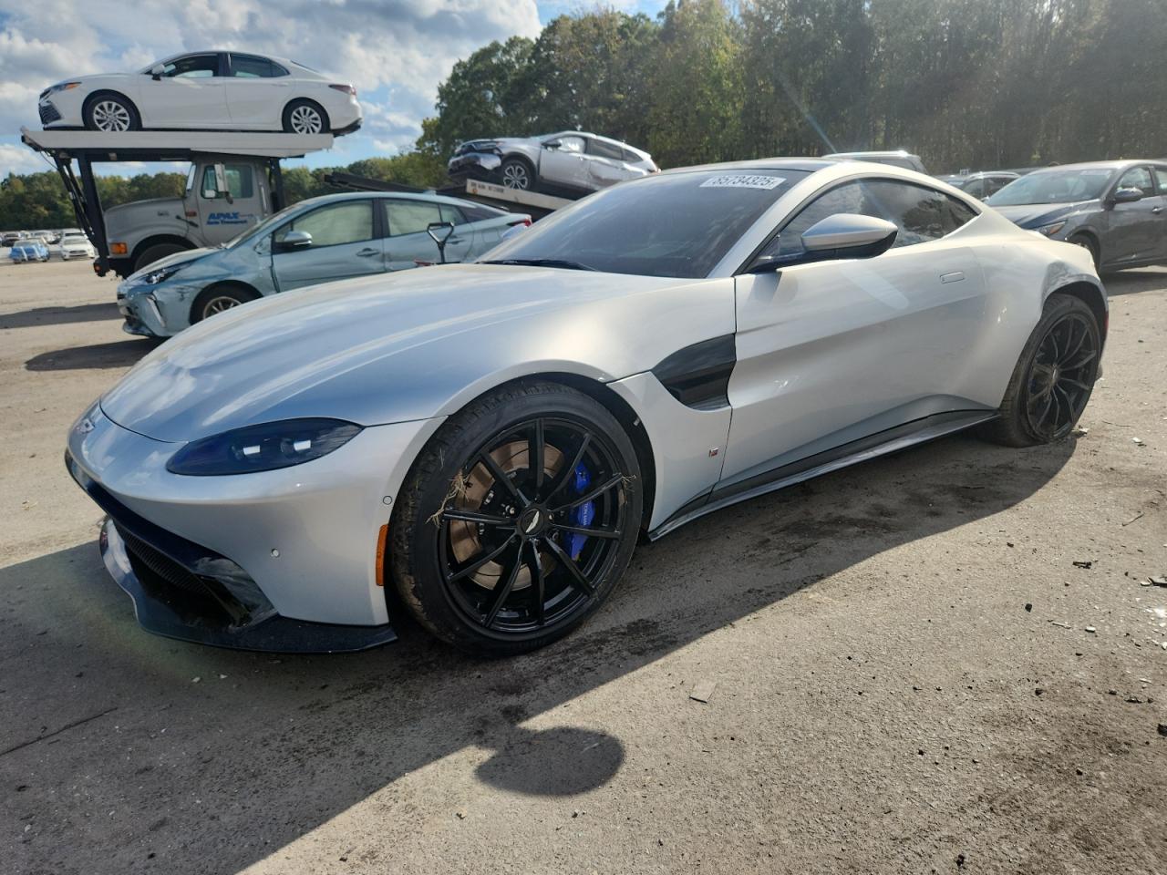 2019 Aston Martin Vantage, VIN SCFSMGAWXKGN01627 — Бок