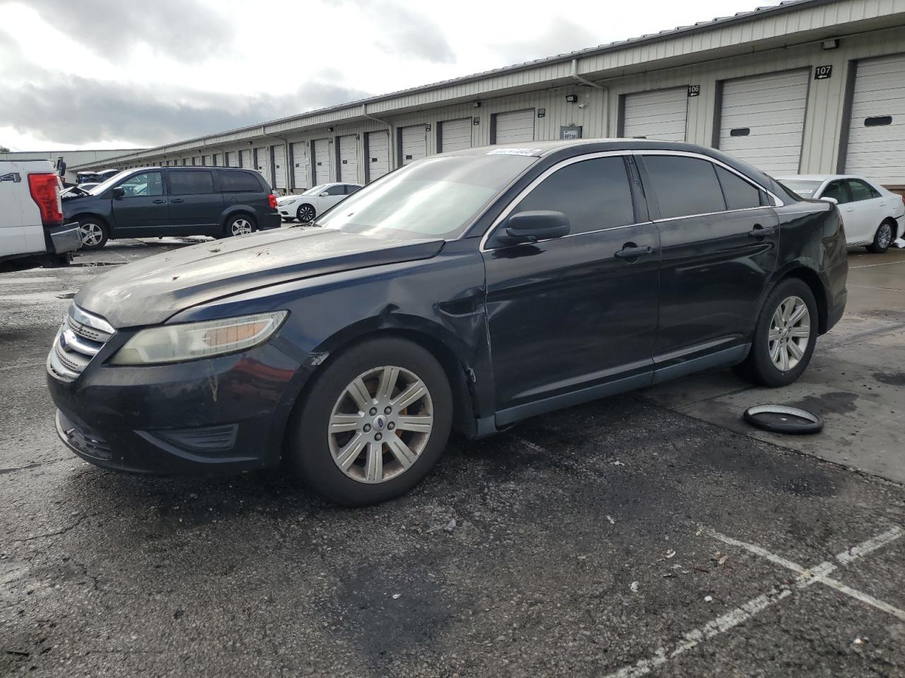 2012 Ford Taurus SE, VIN 1FAHP2DW0CG117961 — Front end
