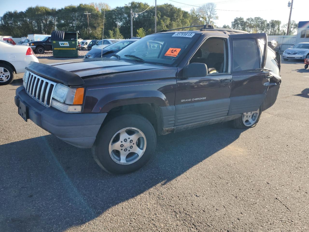 1996 Jeep Grand Cherokee Laredo, VIN 1J4GZ58S4TC213568 — Rear end