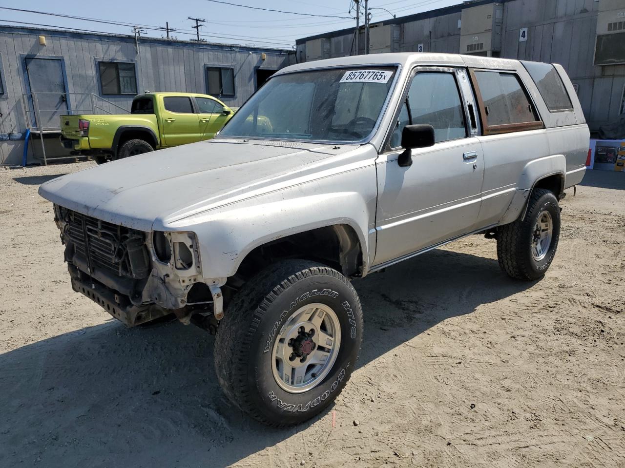 1987 Toyota 4Runner Deluxe, VIN JT4RN62S5H0179691 — Normal wear