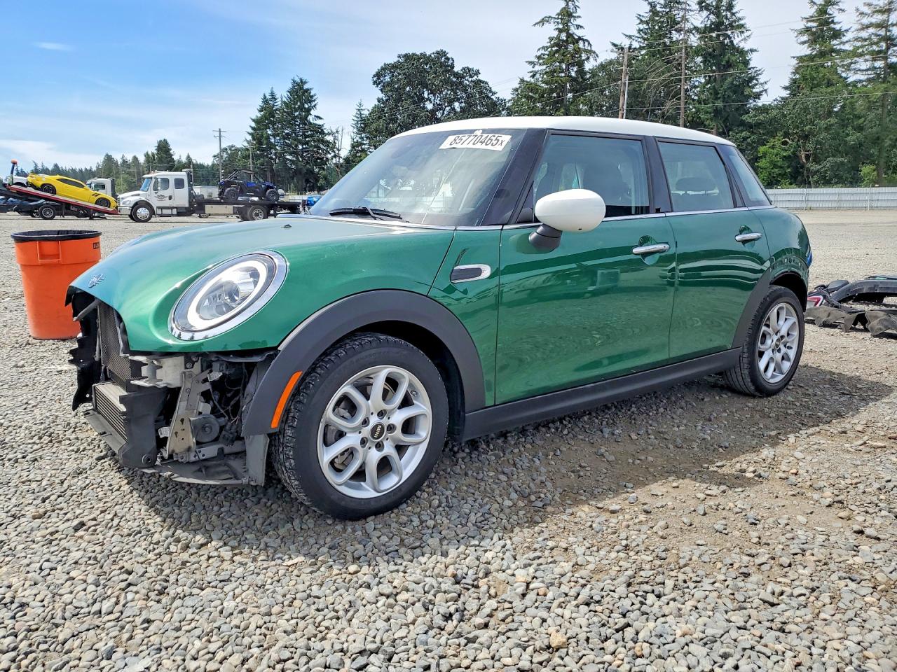 2021 MINI Hardtop 4 Door Cooper, VIN WMWXU7C01M2N62293 — Front end