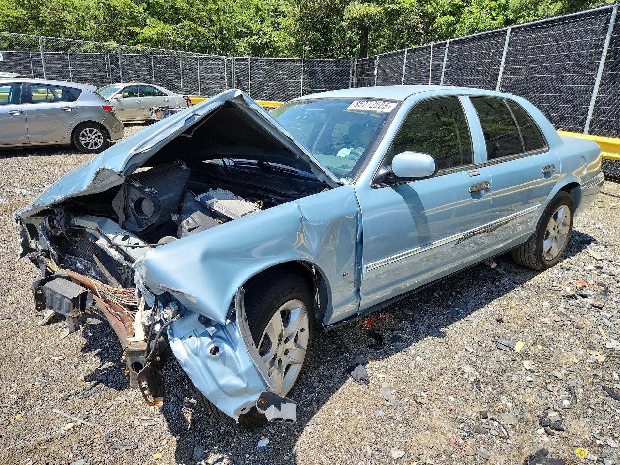 2008 Mercury Grand Marquis GS, VIN 2MEFM74V78X640537 — Front end