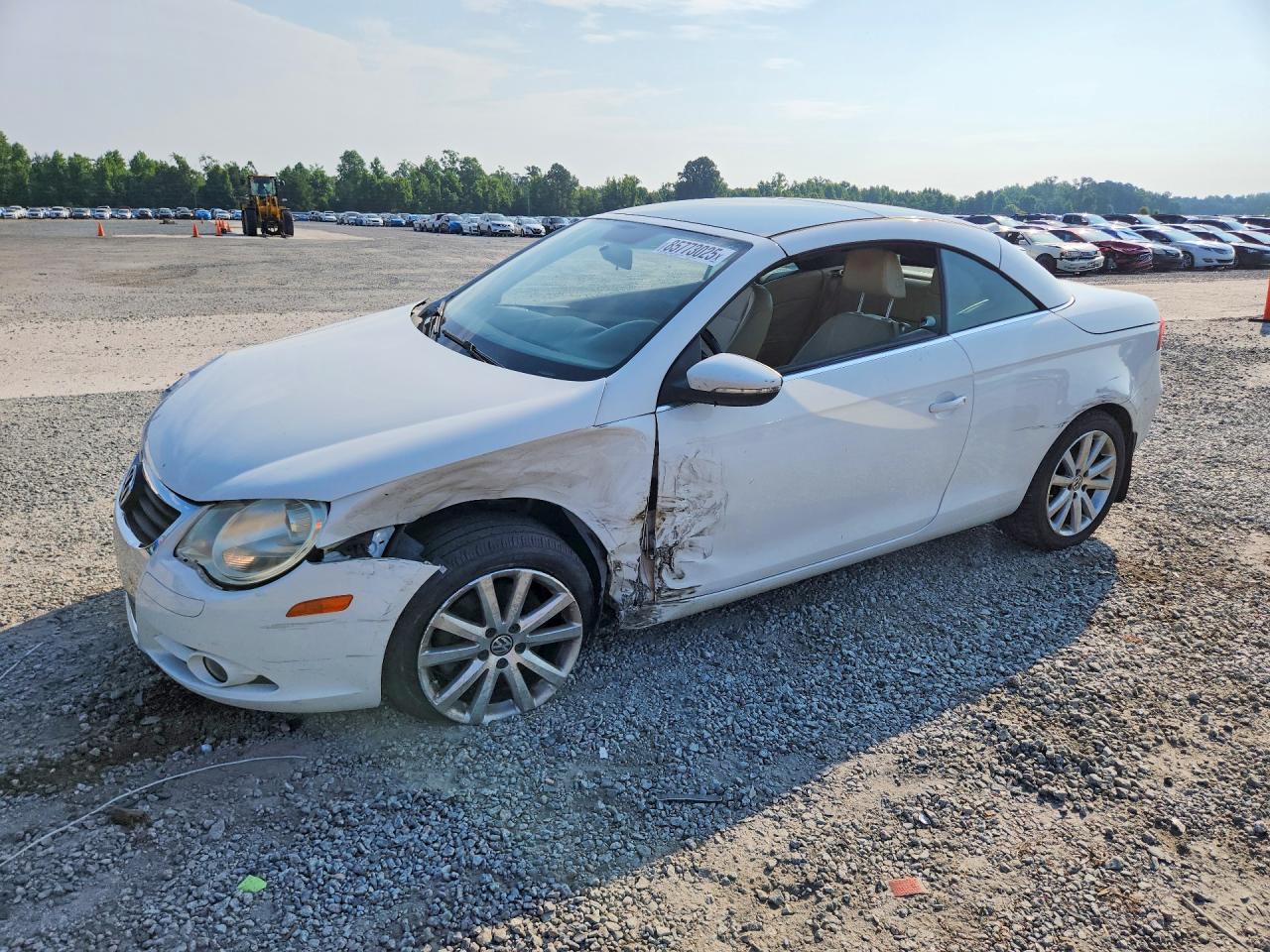 2011 Volkswagen Eos Komfort, VIN WVWBW7AHXBV005183 — Front end