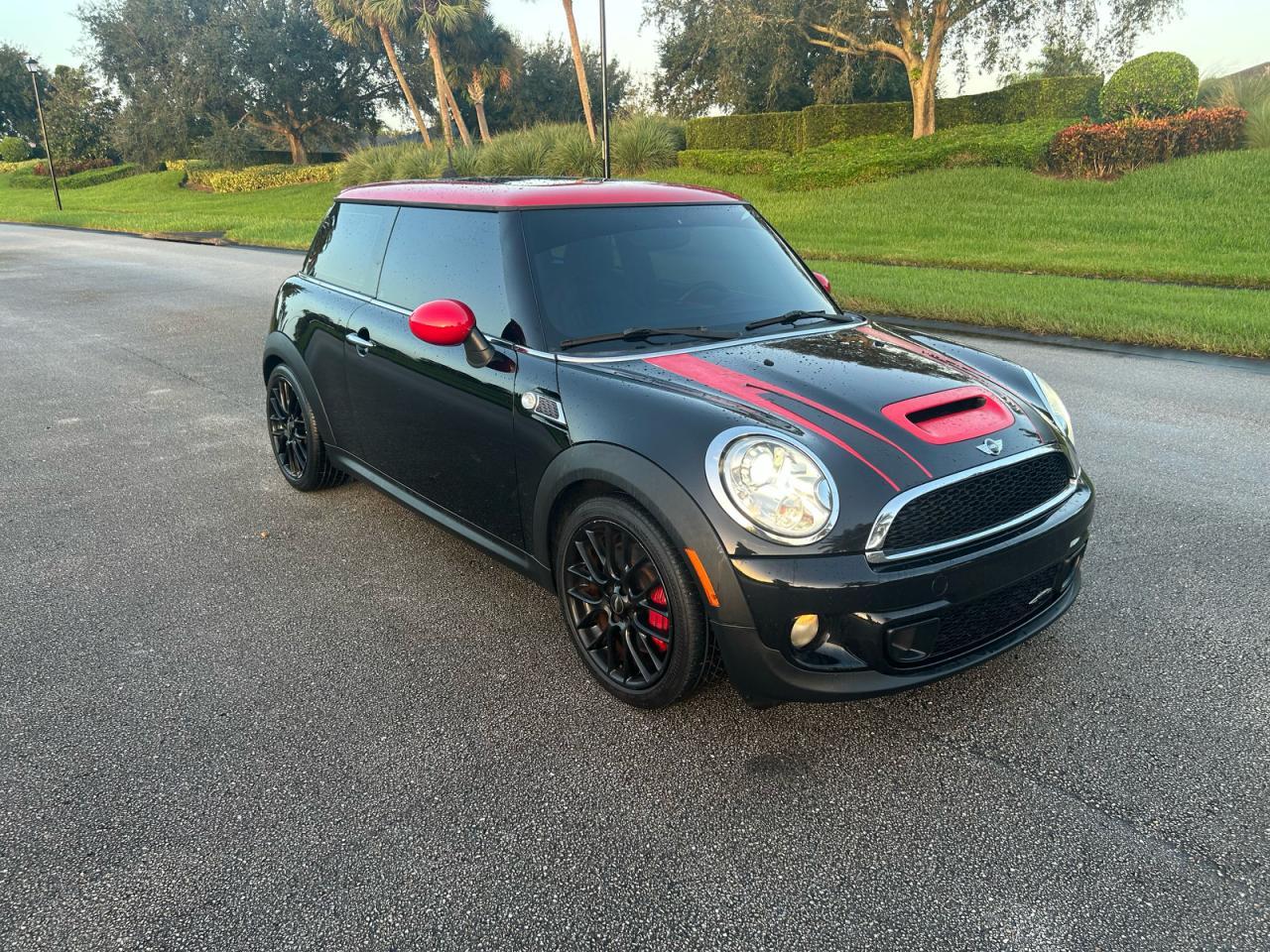 2011 MINI COOPER, VIN WMWSV9C50BTZ96985 — Normal wear