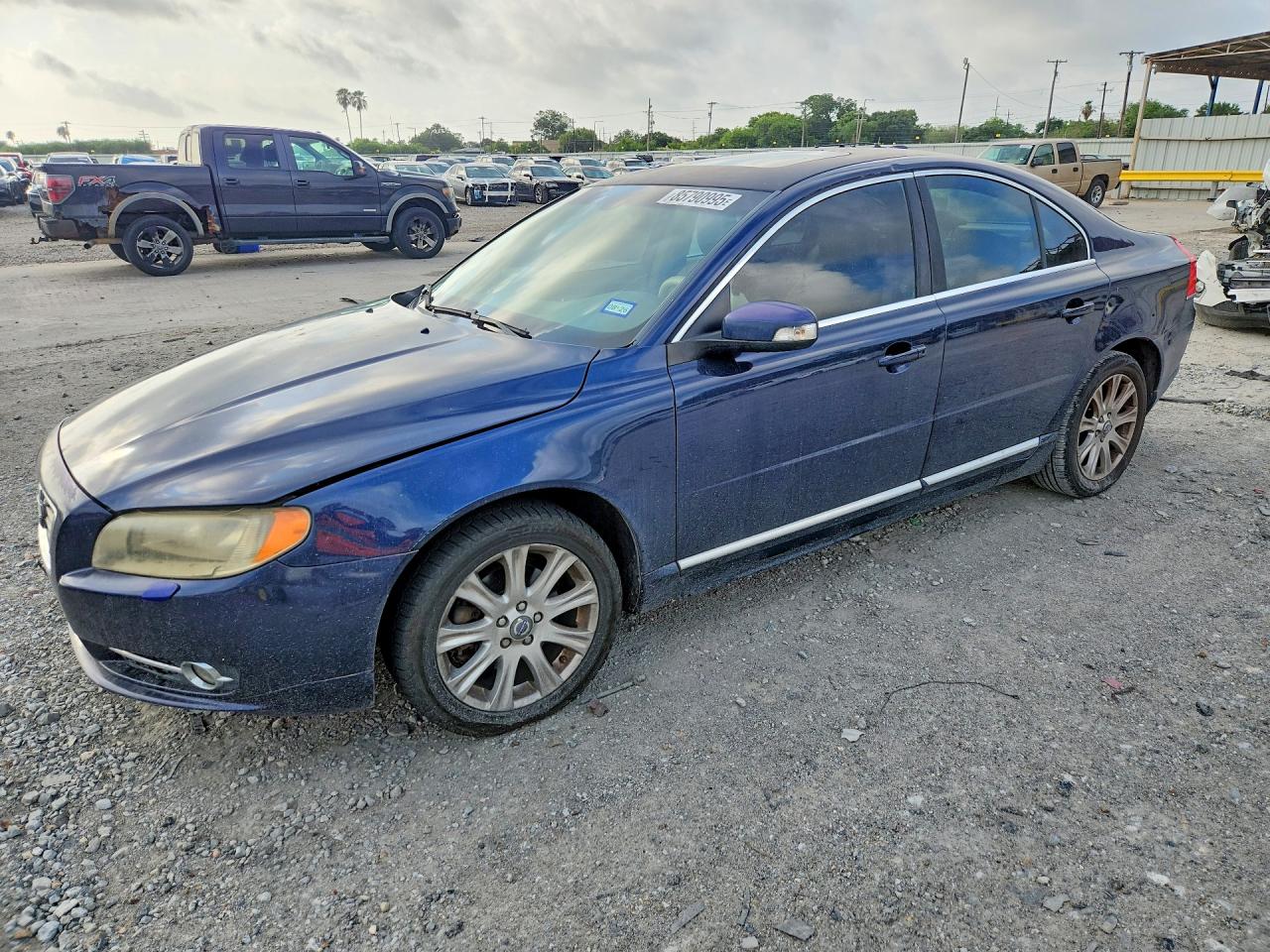 2011 Volvo S80 3.2L, VIN YV1952AS8B1137361 — Rear end