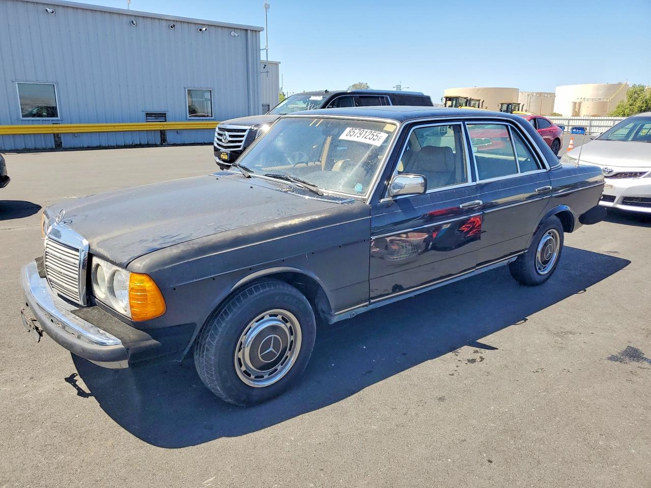 1982 Mercedes-Benz 300 D, VIN WDBAB33A3CB013238 — Vandalism