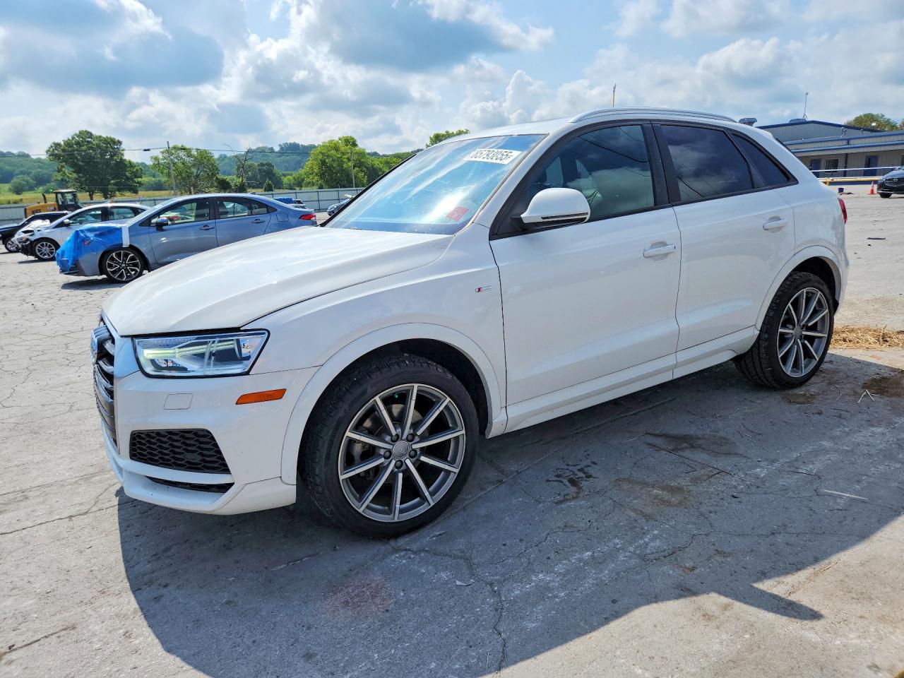 2018 Audi Q3 Premium, VIN WA1BCCFS0JR035168 — Front end
