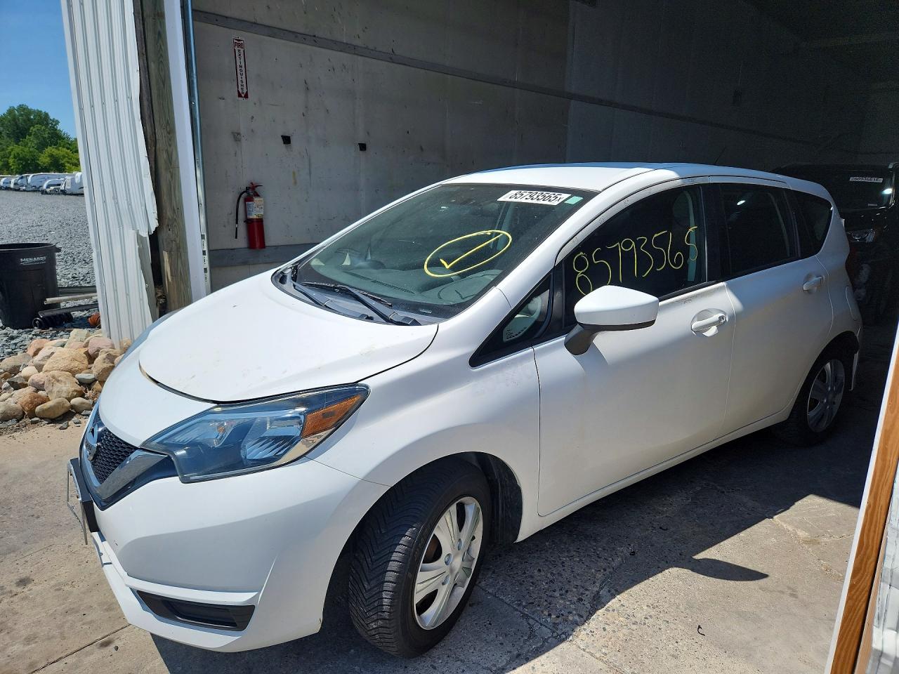 2017 Nissan Note SV, VIN 3N1CE2CP3HL356950 — Normal wear