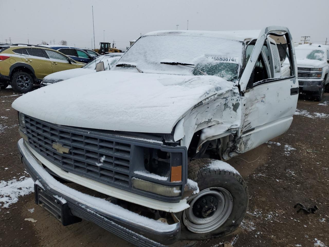 1993 Chevrolet Silverado 3500, VIN 1GBGC33K3PJ398723 — Перед