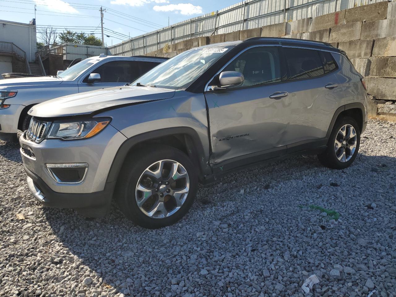 2019 Jeep Compass Limited, VIN 3C4NJDCB2KT735771 — Перед