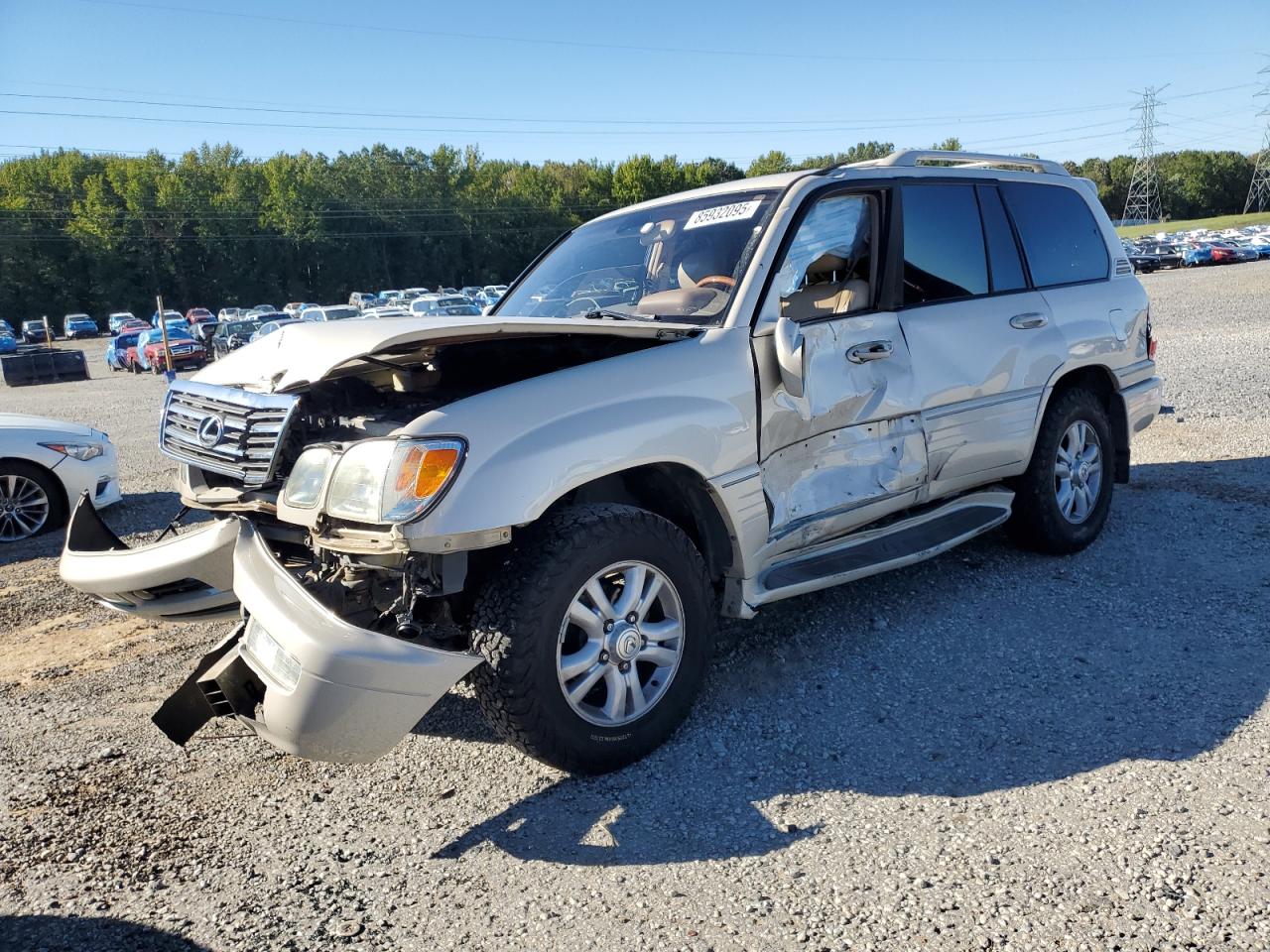 2003 Lexus LX 470, VIN JTJHT00W033528815 — Side