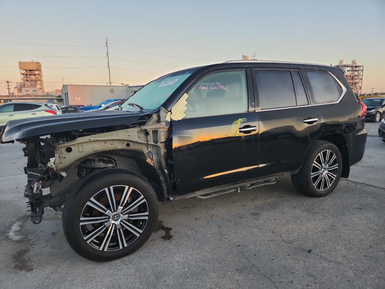 2019 Lexus LX 570, VIN JTJHY7AX1K4294680 — Перед