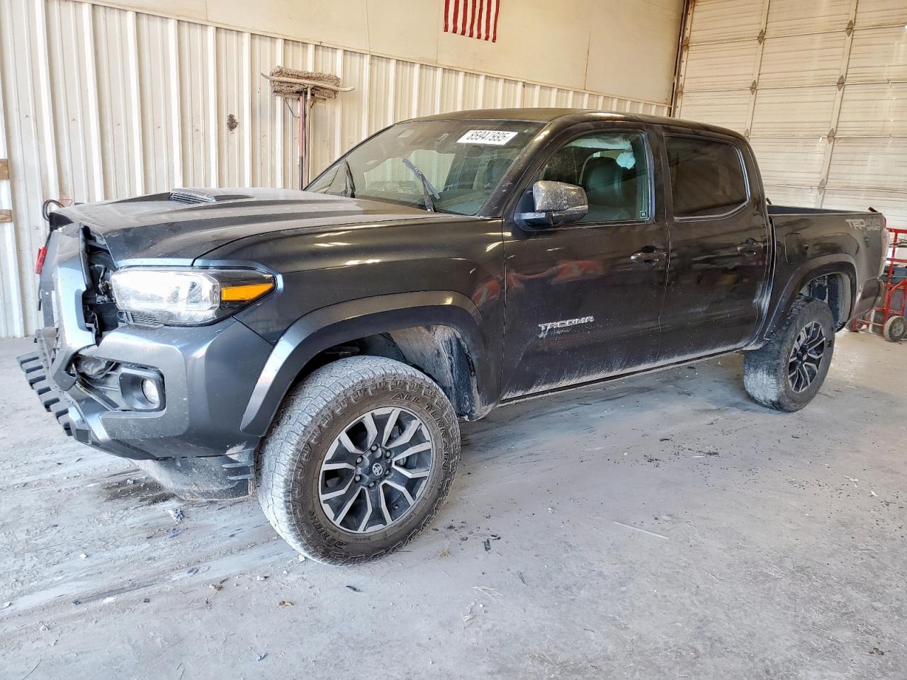 2023 Toyota Tacoma TRD Sport, VIN 3TMCZ5AN7PM608924 — Фото с аукциона 1 of 4