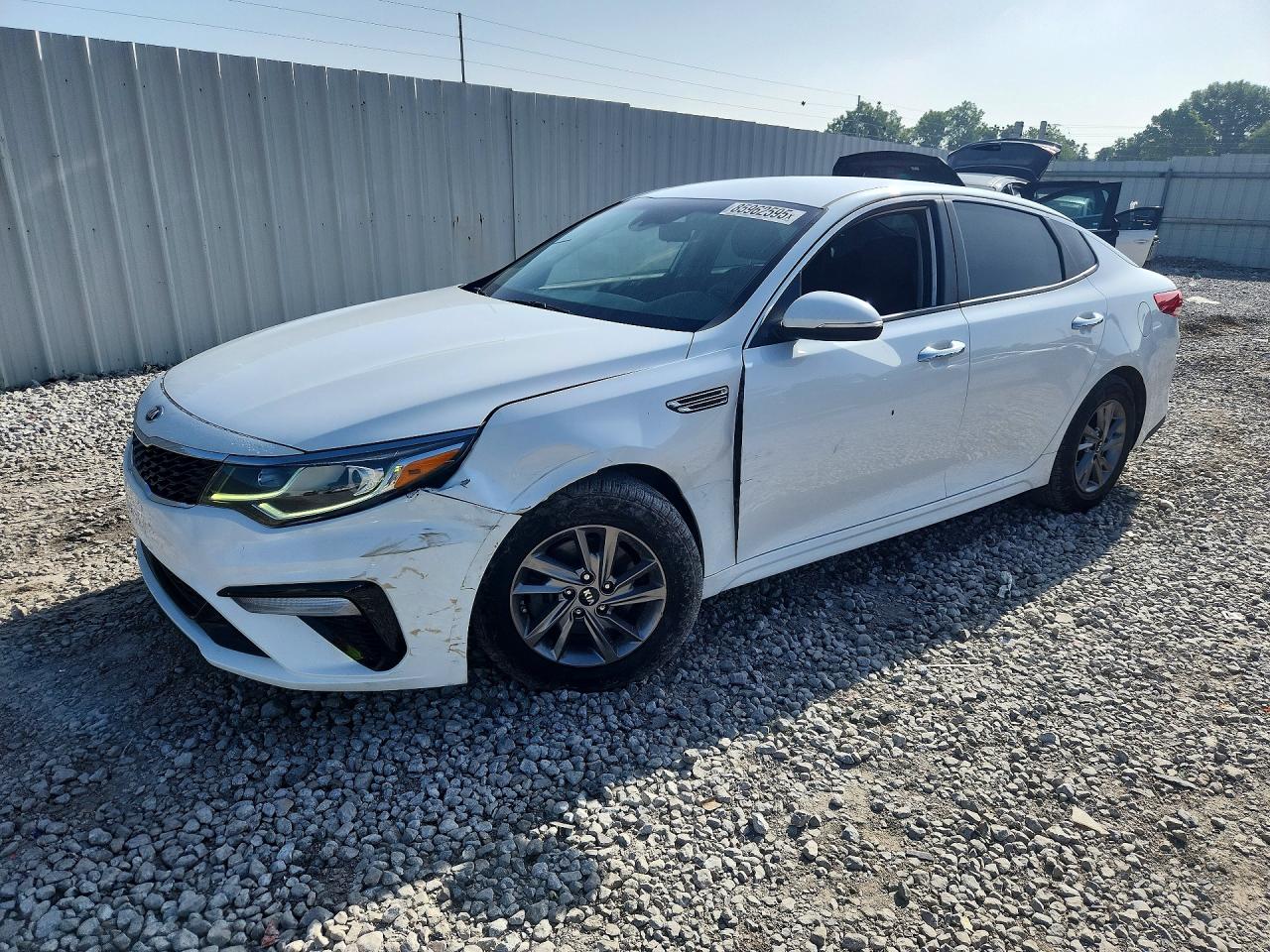 2019 Kia Optima LX, VIN 5XXGT4L34KG374860 — Front end