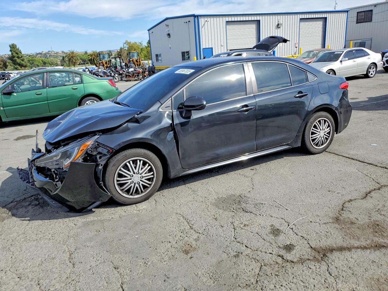 2020 Toyota Corolla LE, VIN JTDEPRAE9LJ034064 — Перед