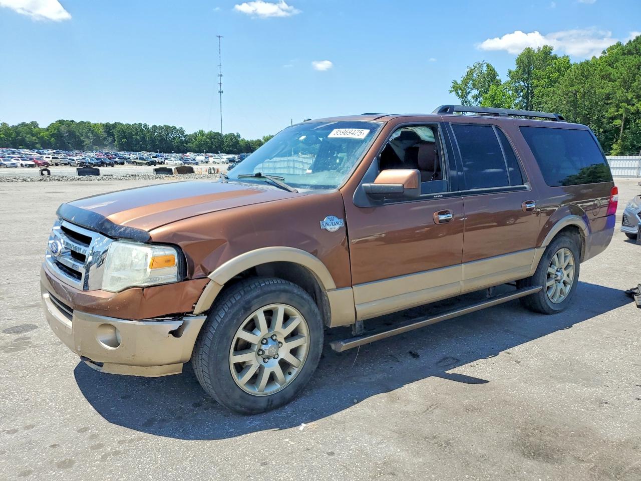 2011 Ford Expedition Max XLT, VIN 1FMJK1J58BEF25923 — Front end