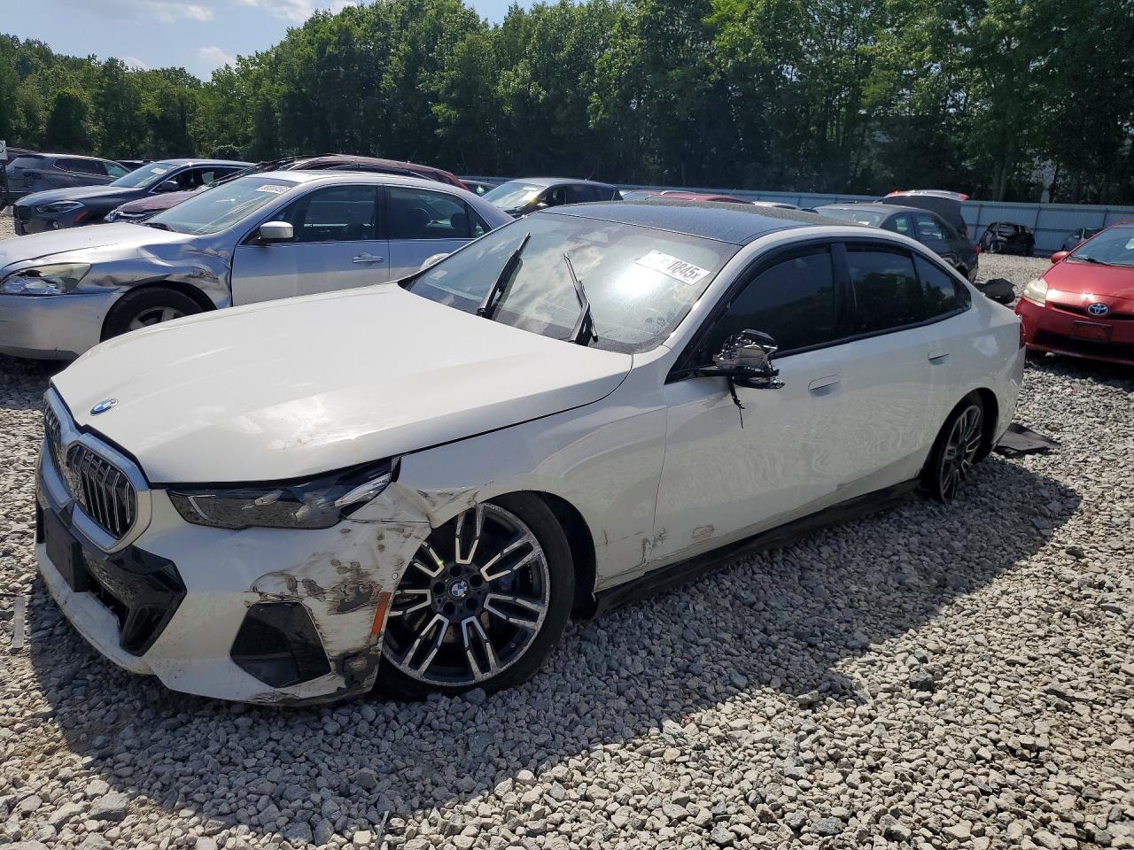 2024 BMW 5 Series 530i xDrive, VIN WBA53FJ01RCP95115 — Перед