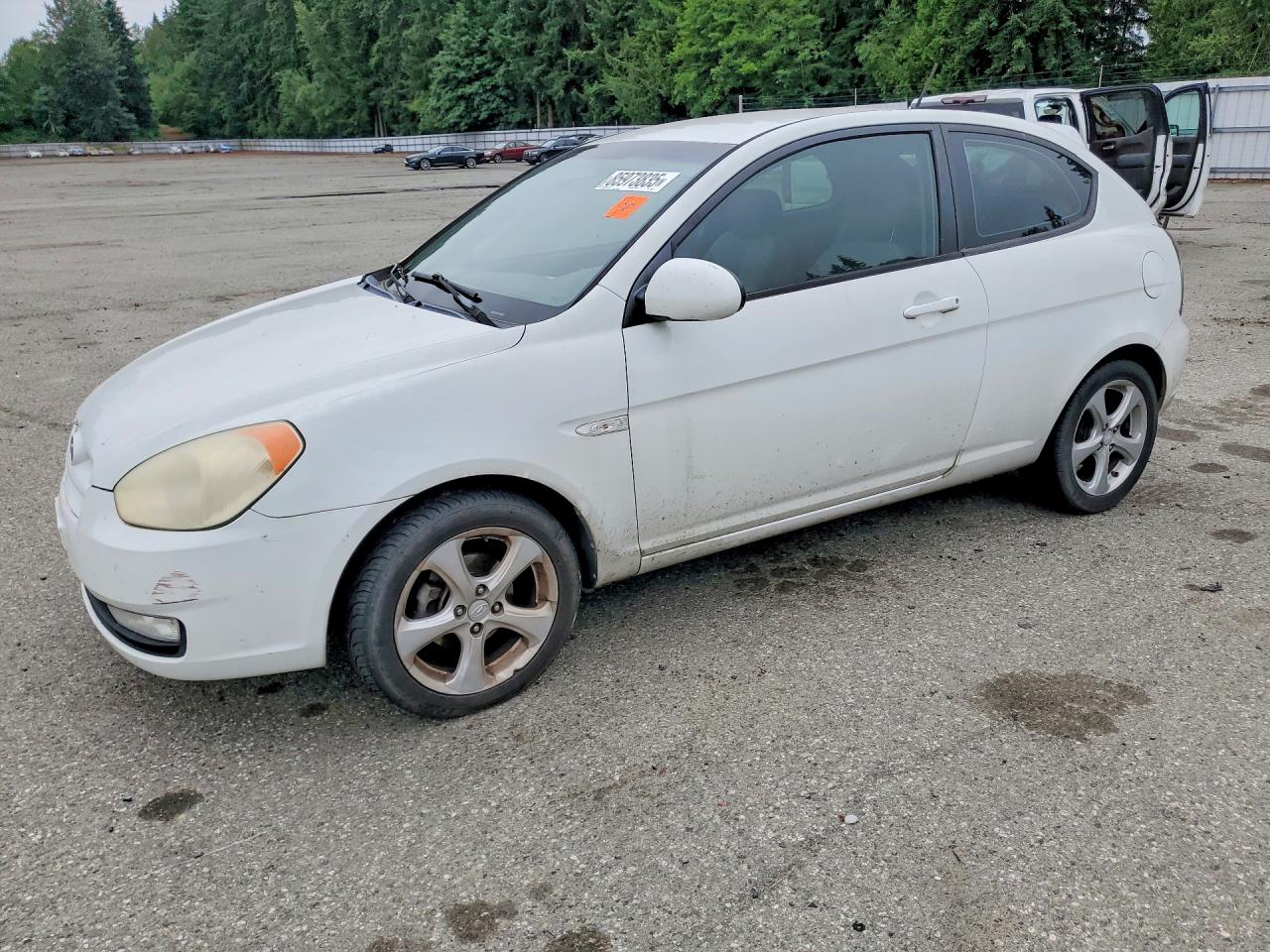 2009 Hyundai Accent Auto SE, VIN KMHCN36C29U134642 — Minor dents and scratches