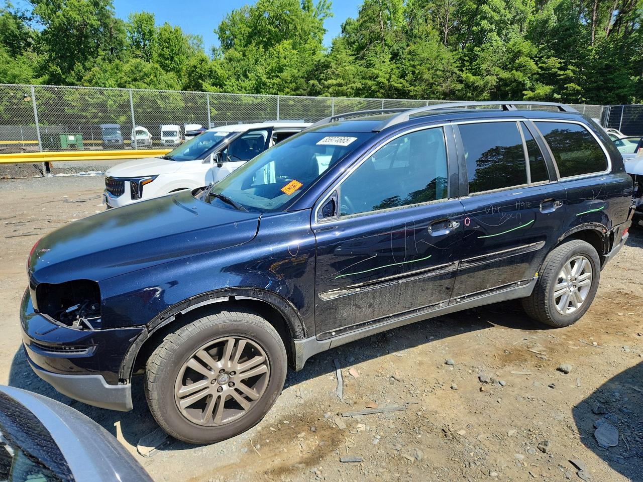 2010 Volvo XC90 I6, VIN YV4982CZ0A1543511 — Side