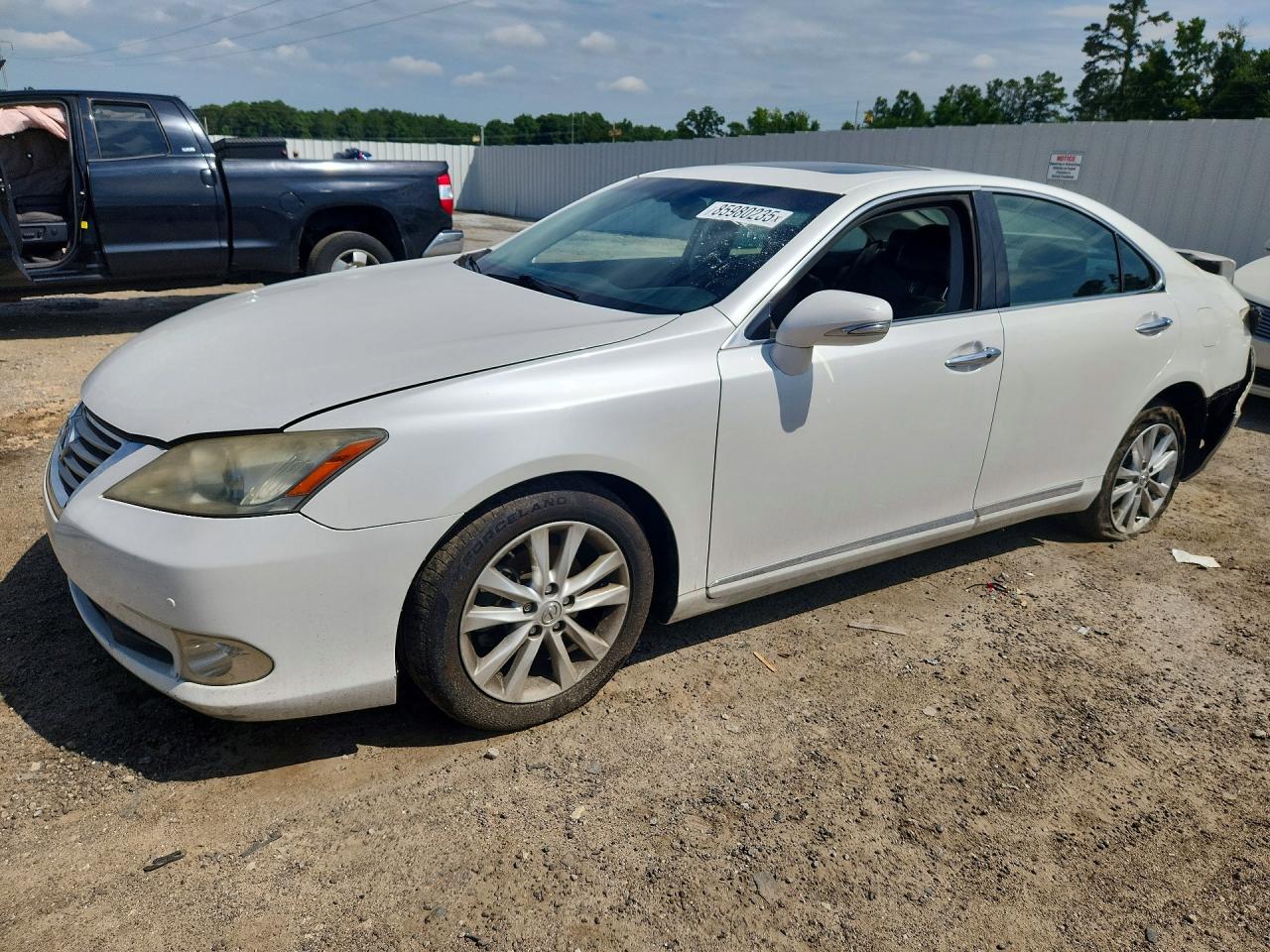 2012 Lexus ES 330, VIN JTHBK1EG0C2479266 — Перед