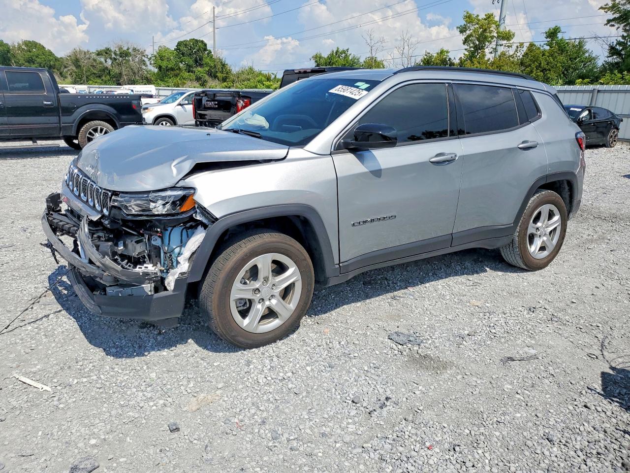 2024 Jeep Compass Latitude, VIN 3C4NJDBN8RT581802 — Фото с аукциона 1 of 4