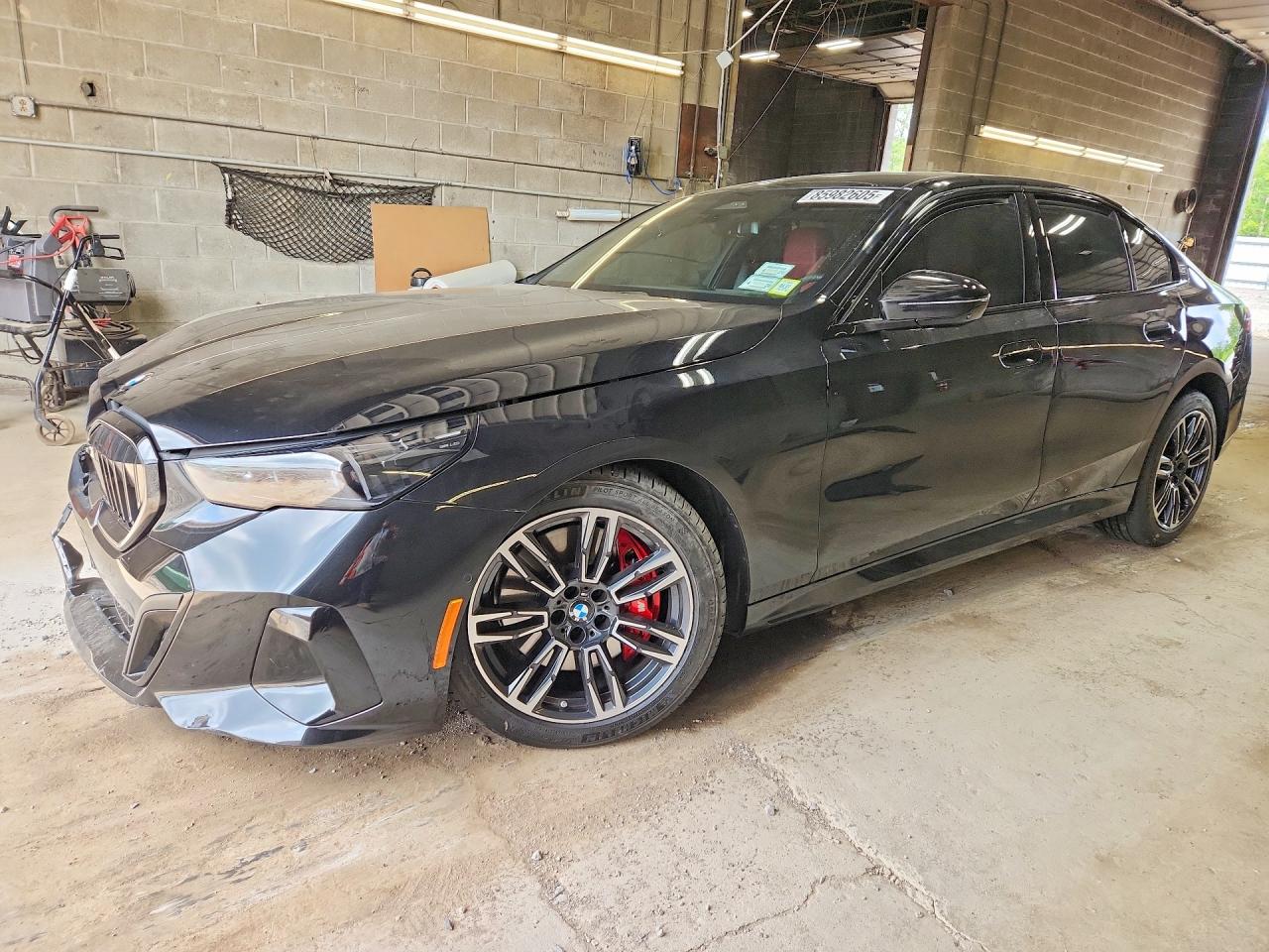 2024 BMW 5 Series 540i xDrive, VIN WBA63FJ03RCR97118 — Перед