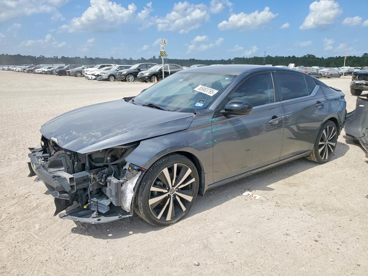 2021 Nissan Altima SR, VIN 1N4BL4CV2MN358052 — Front end