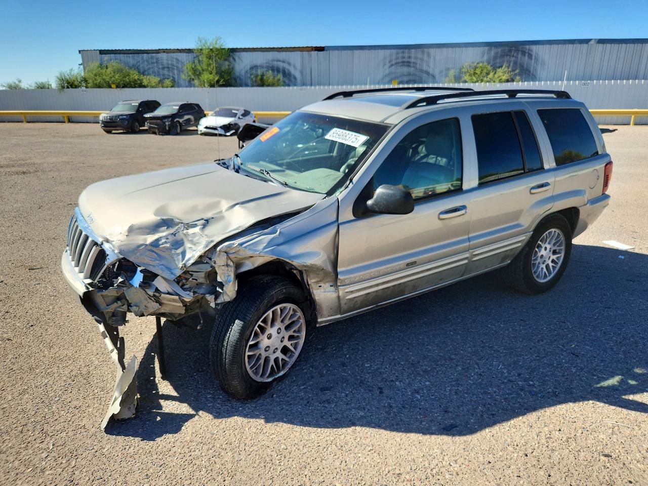 2004 Jeep Grand Cherokee, VIN 1J4GX58J74C117609 — Front end