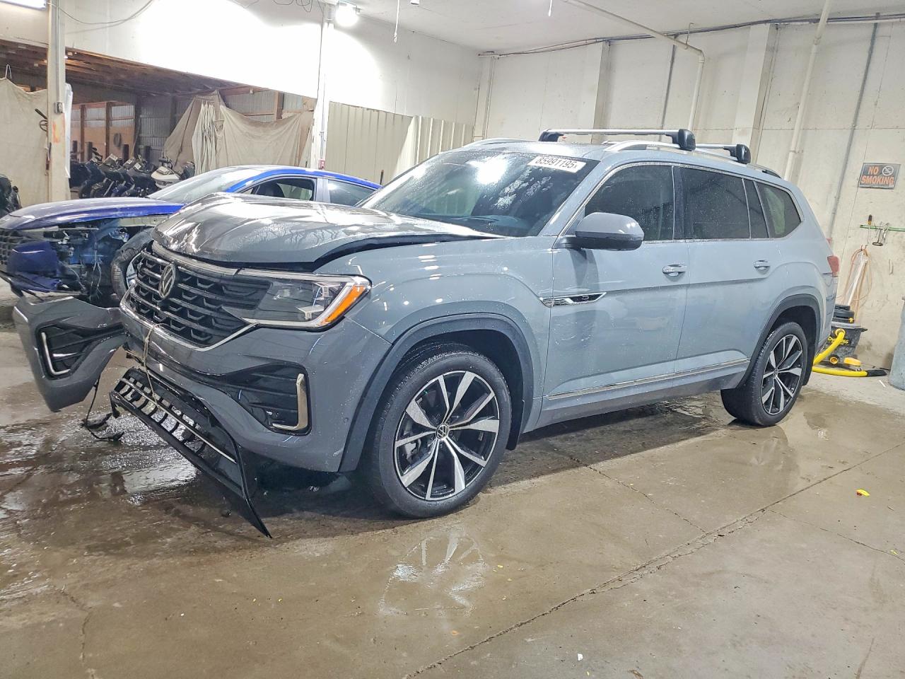2025 Volkswagen Atlas SEL Premium R-Line, VIN 1V2FR2CA4SC555453 — Front end