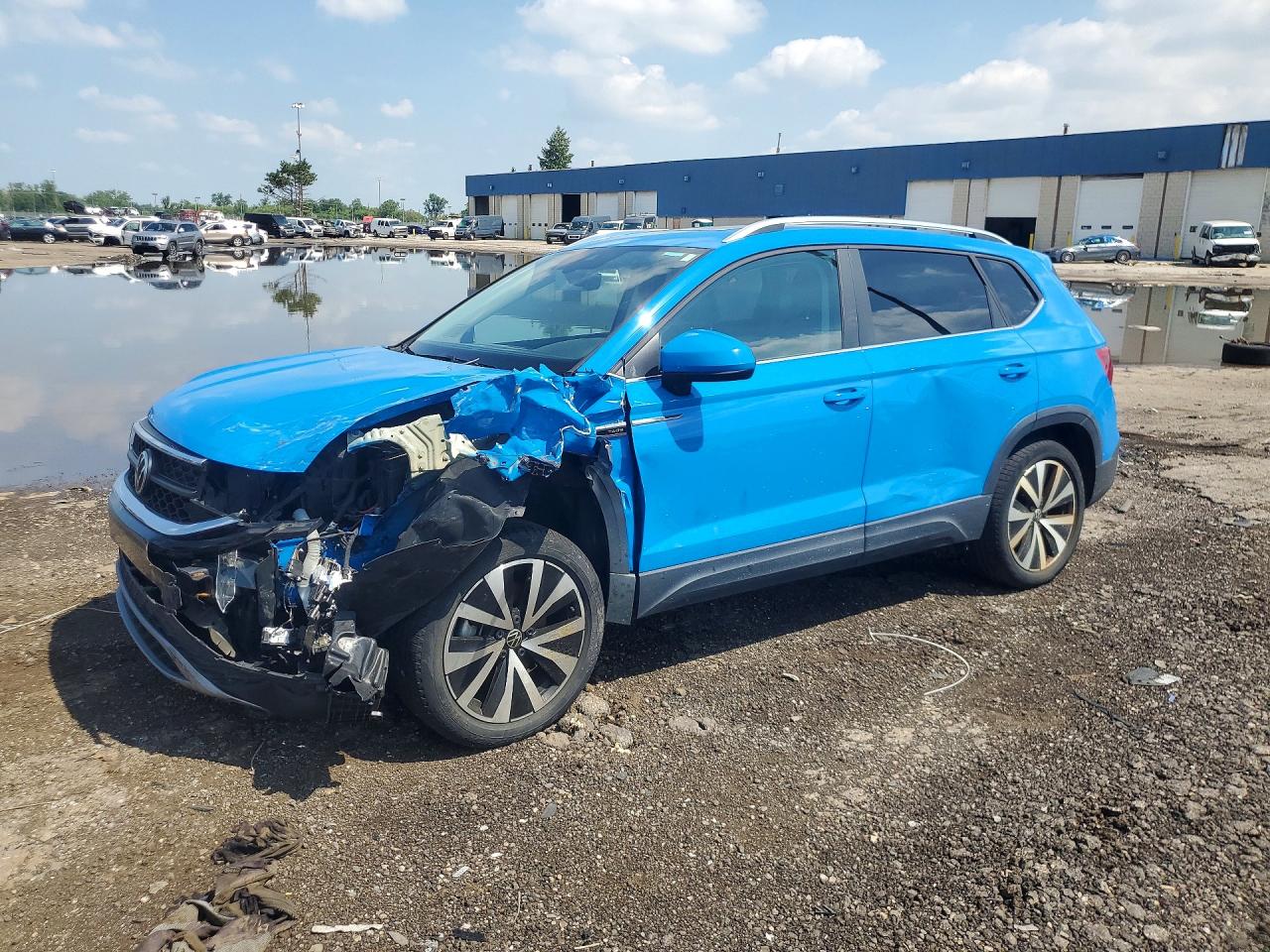 2022 Volkswagen Taos SE, VIN 3VVPX7B22NM055816 — Front end