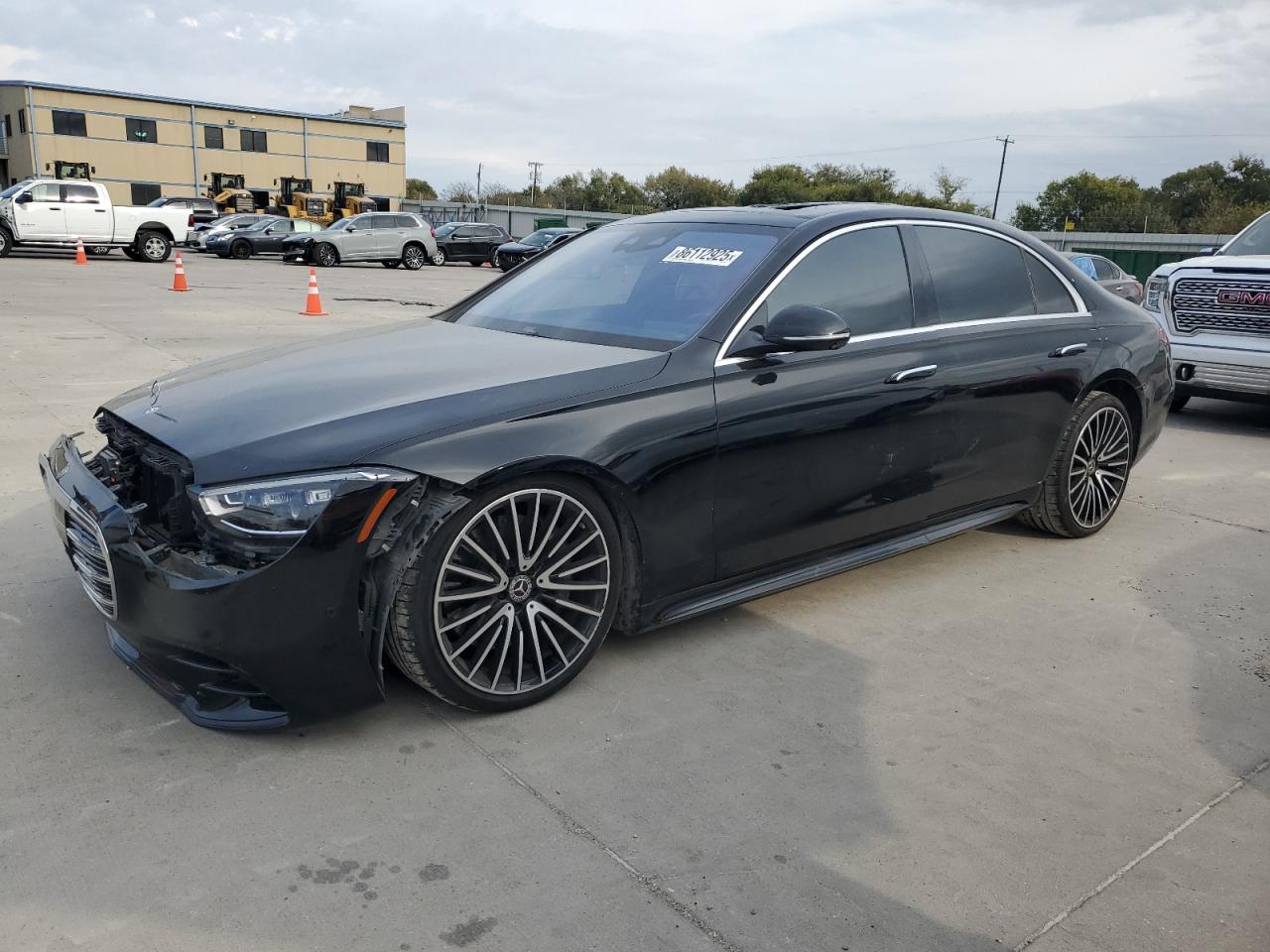 2022 Mercedes-Benz S 580, VIN W1K6G7GB7NA108581 — Front end