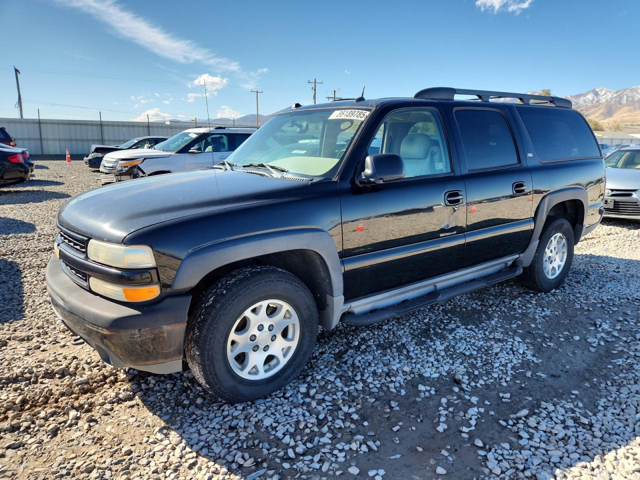 2005 Chevrolet Suburban LS, VIN 3GNFK16Z05G194085 — Side