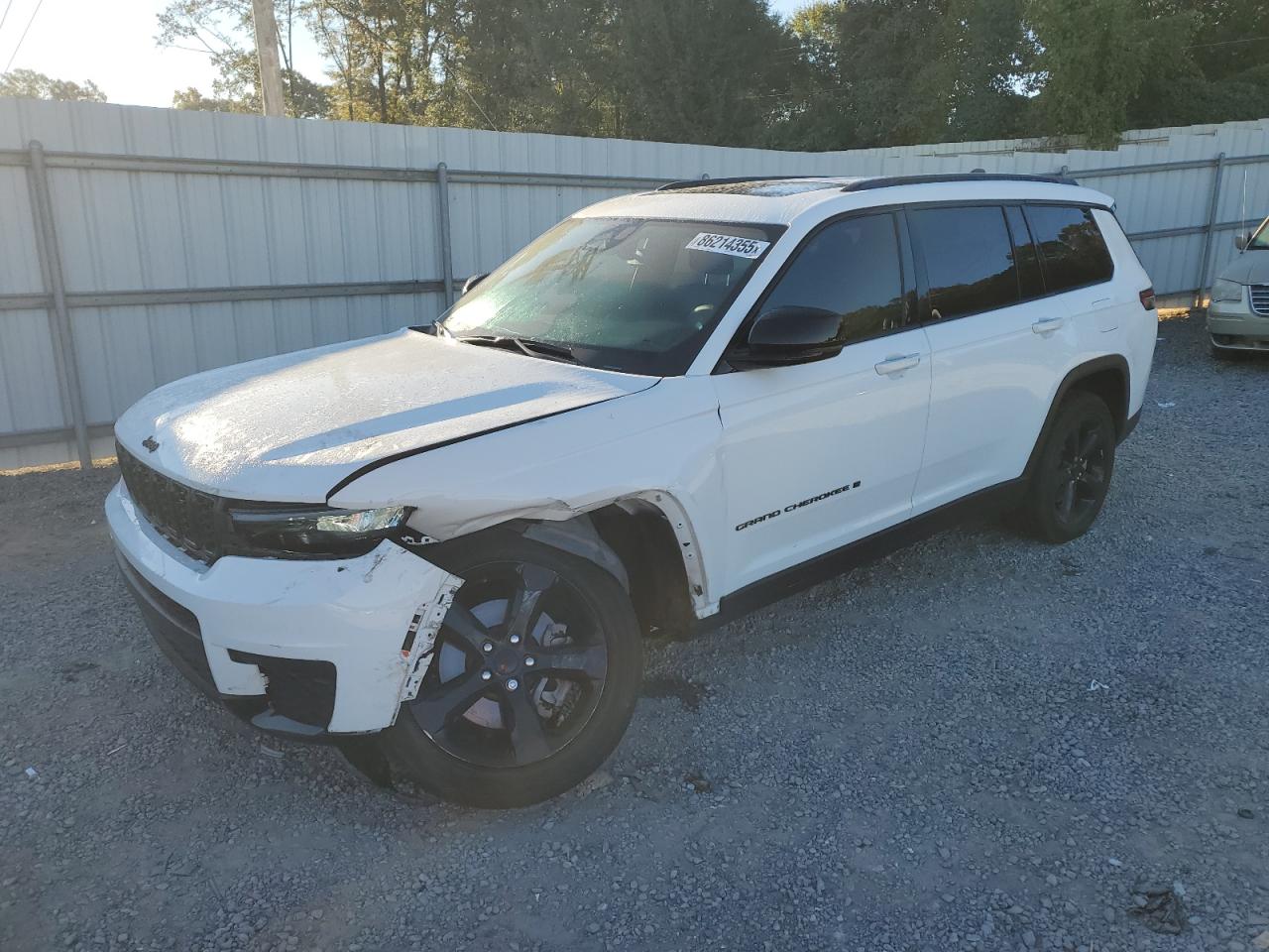 2024 Jeep Grand Cherokee Laredo, VIN 1C4RJKAG5R8508362 — Front end