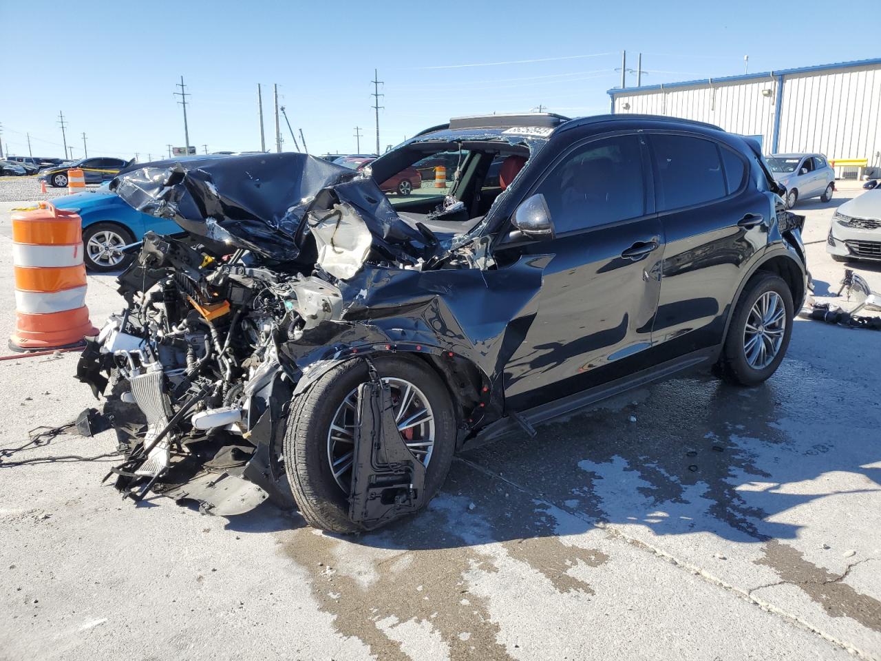 2024 Alfa Romeo Stelvio Sprint, VIN ZASPAKAN5R7D77436 — Front end