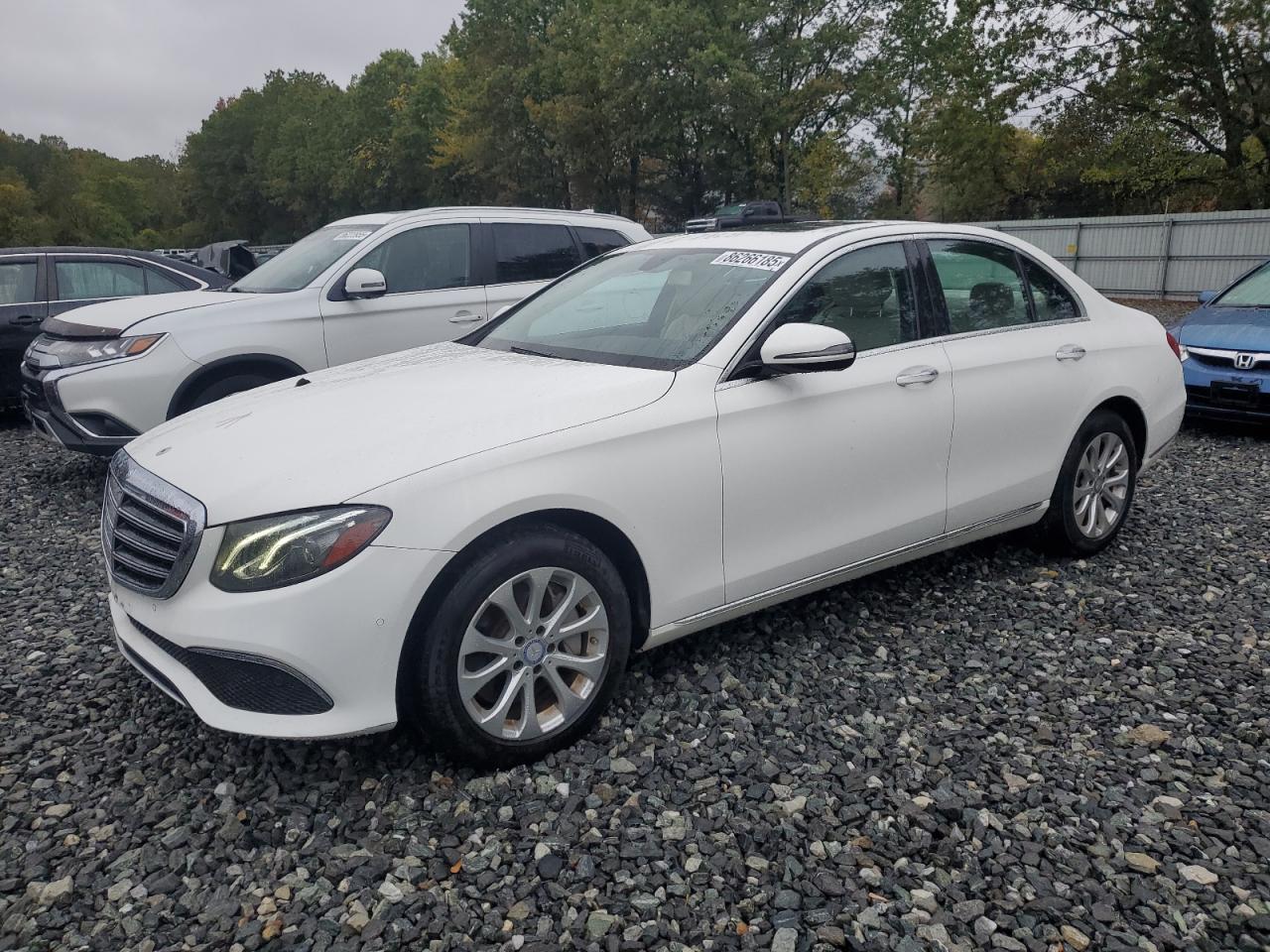 2017 Mercedes-Benz E 300 Luxury, VIN WDDZF4KB1HA144972 — Front end