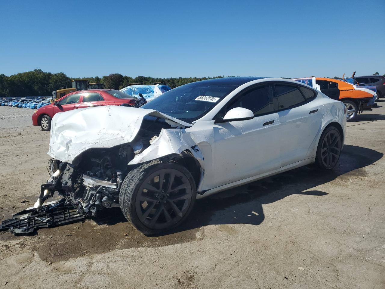 2021 Tesla Model S Plaid, VIN 5YJSA1E60MF437237 — Перед