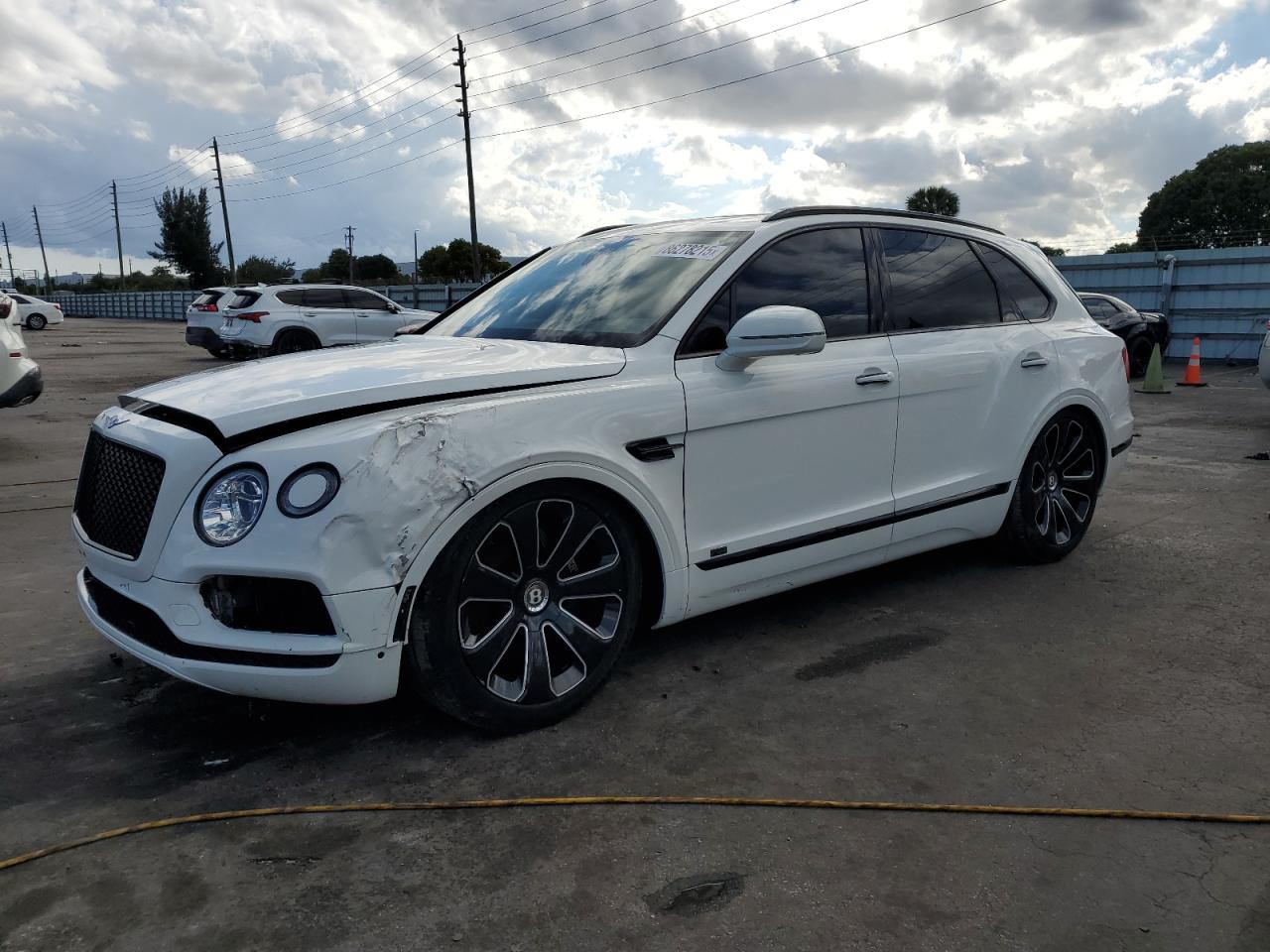 2020 Bentley Bentayga V8, VIN SJAAM2ZV9LC029665 — Auction photo