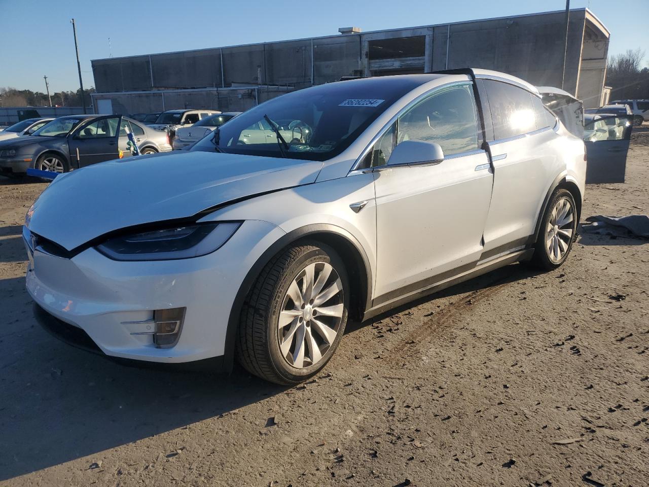 2019 Tesla Model X 75D, VIN 5YJXCBE26KF163039 — All over