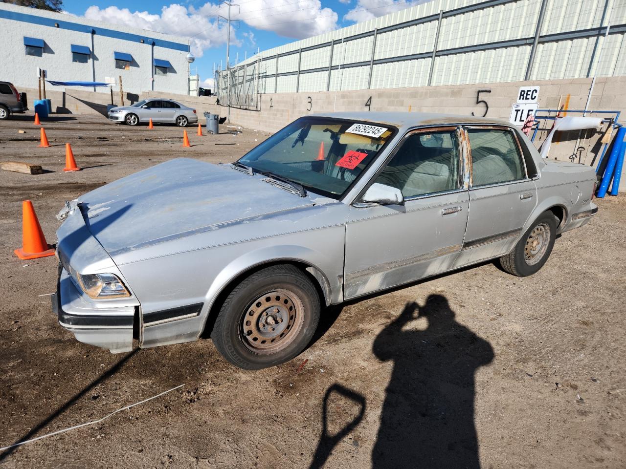 1989 Buick Century, VIN 1G4AH51N5KT452642 — Перед