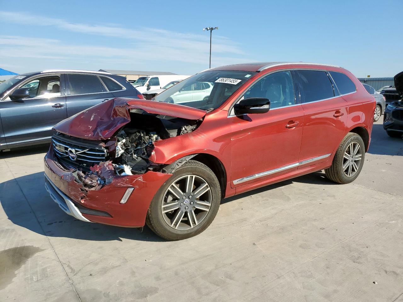 2017 Volvo XC60 Dynamic, VIN YV440MDR4H2208445 — Frame damage