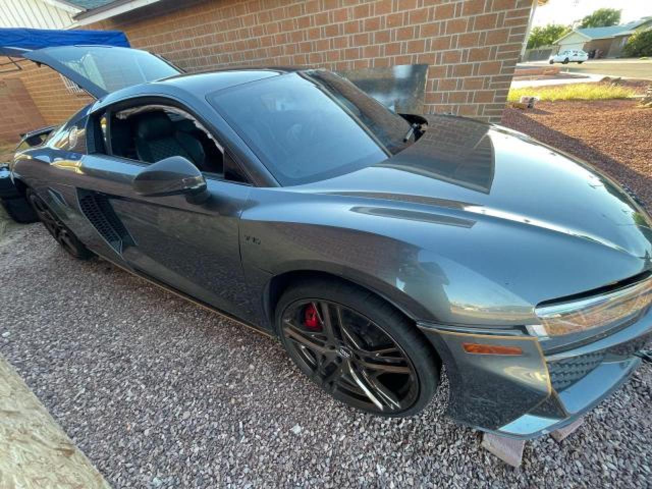2020 Audi R8 performance quattro, VIN WUAKBAFX0L7900411 — Front end