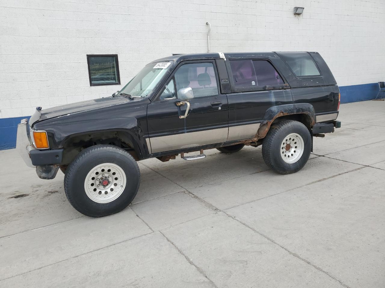 1987 Toyota 4Runner, VIN JT4RN62D0H0120307 — Rear end