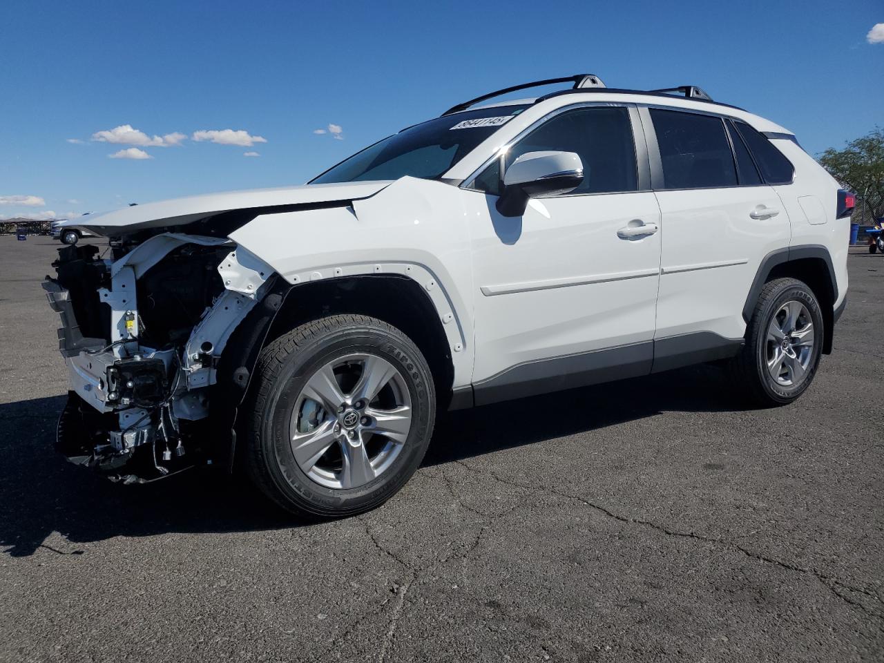 2025 Toyota RAV4 XLE, VIN 2T3P1RFV6SW575317 — Перед