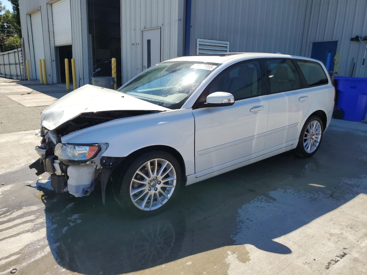 2009 Volvo V50, VIN YV1MW390392486237 — Перед