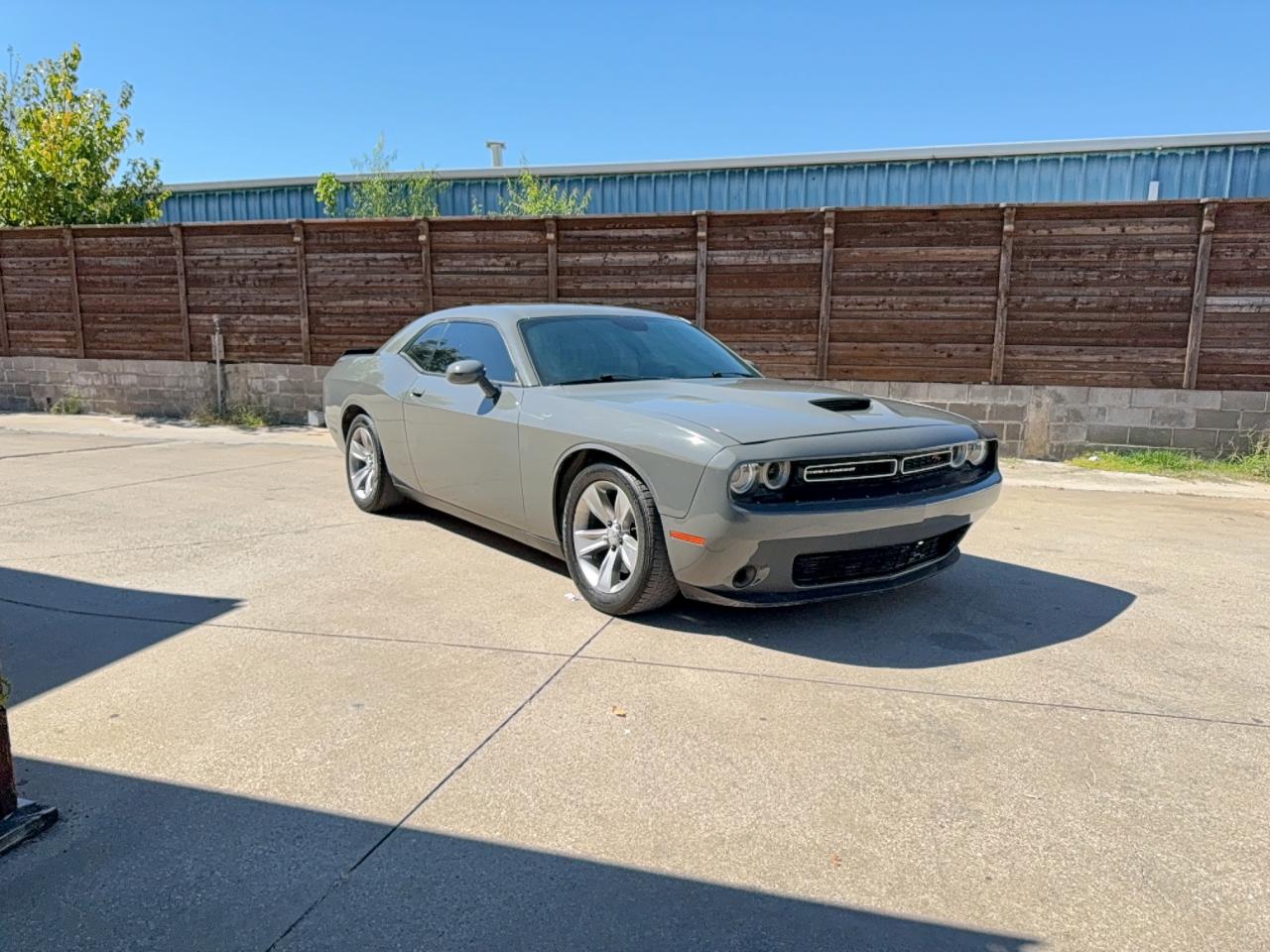 2019 Dodge Challenger R/T, VIN 2C3CDZBT0KH557099 — Auction photo 1 of 10
