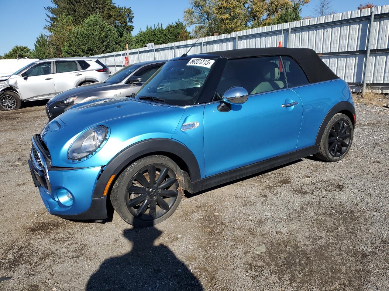 2017 MINI Convertible Cooper S, VIN WMWWG9C39H3C81693 — Перед