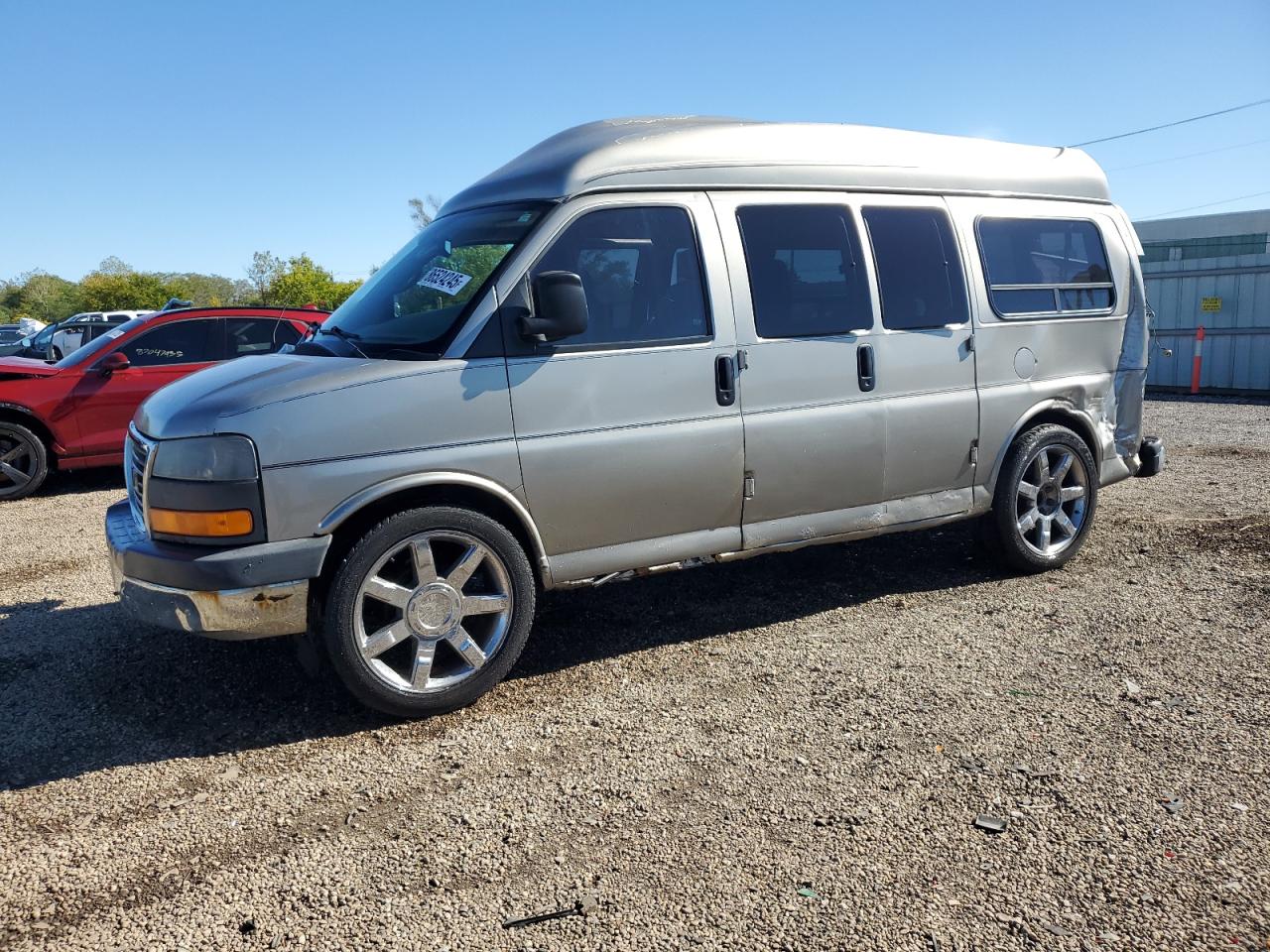 2004 Chevrolet Express Passenger, VIN 1GBFG15T041161337 — Rear end