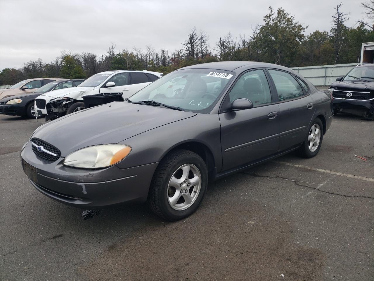 2002 Ford Taurus SES Standard, VIN 1FAFP55U02A196202 — Front end
